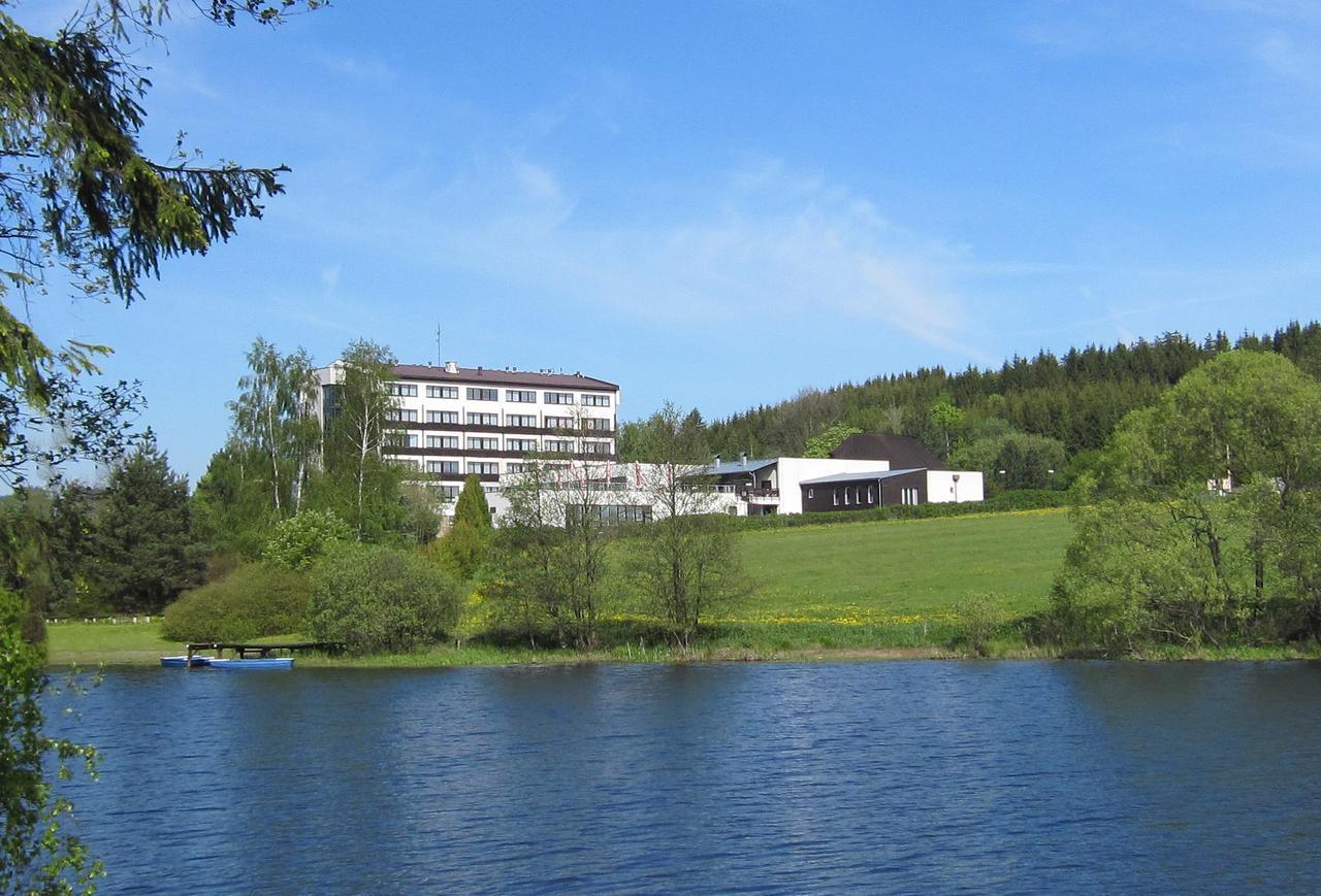 Hotel Skalsky Dvur Bystrice nad Pernstejnem Bagian luar foto